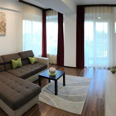 Alcomar Apartment - Summerland Mamaia Exterior photo