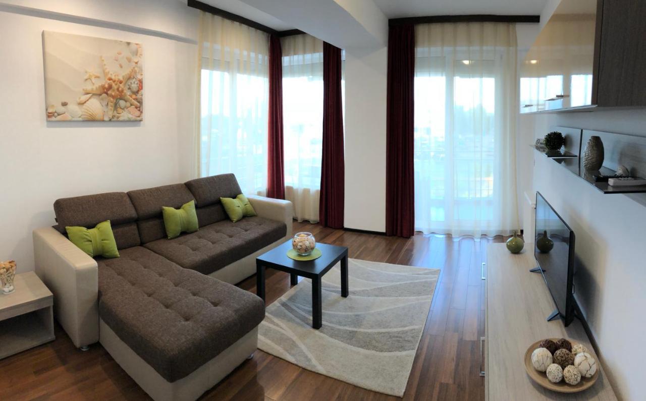 Alcomar Apartment - Summerland Mamaia Exterior photo